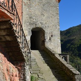 Cocciglia, entrance