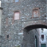 Rocca di Anchiano, porta