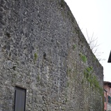Castle of Barga, walls