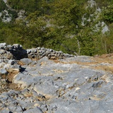 foto della rocca di Vergemoli, resti mura