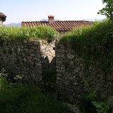 foto mura castello di Sillico